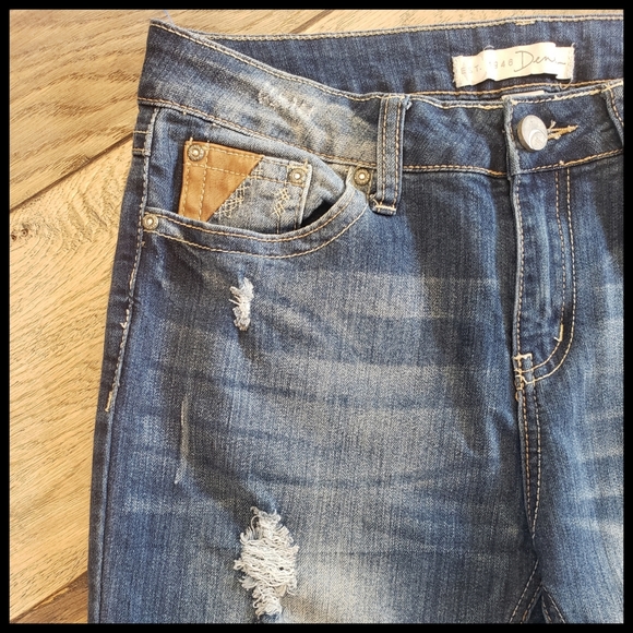 NWOT C Est. 1946 Denim Distressed Jeans - Picture 7 of 9